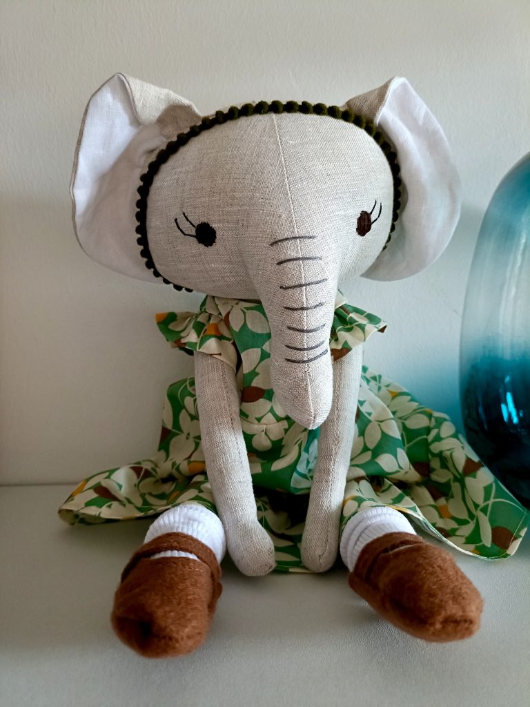 Esti The Elephant