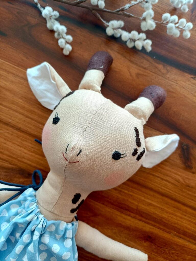 fabric and floss giraffe 1